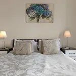 Apartment The Nook - Quaint Victorian With Free Parking *