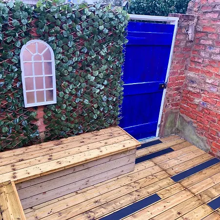 The Victoria - Quaint Victorian With Free Parking Apartament *