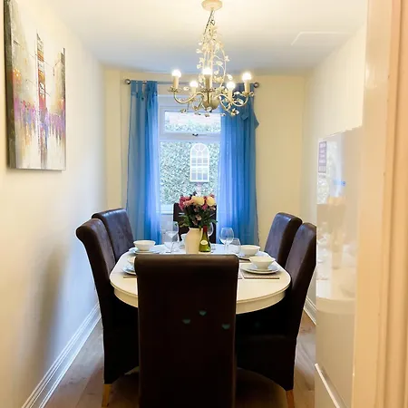 The Victoria - Quaint Victorian With Free Parking Apartament