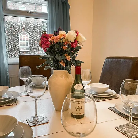 The Victoria - Quaint Victorian With Free Parking Διαμέρισμα