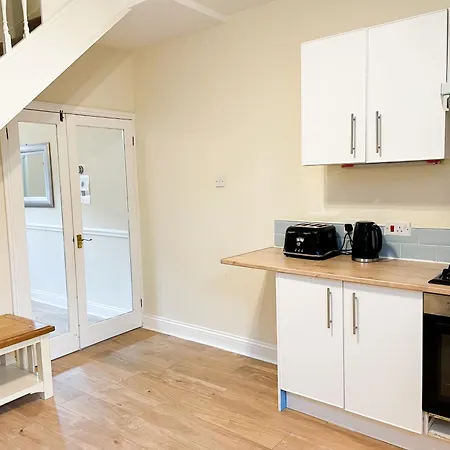 The Victoria - Quaint Victorian With Free Parking *