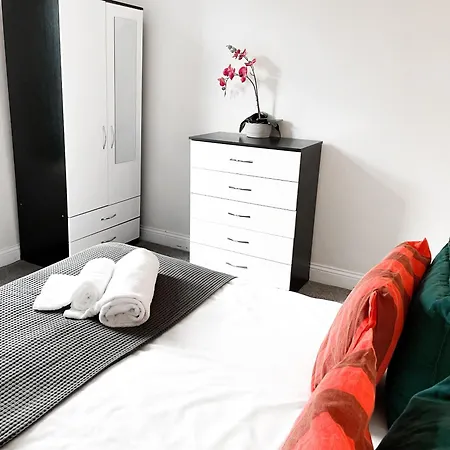 The Victoria - Quaint Victorian With Free Parking York