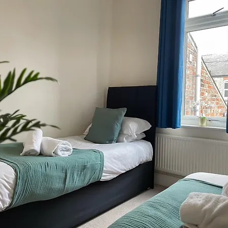 The Victoria - Quaint Victorian With Free Parking *