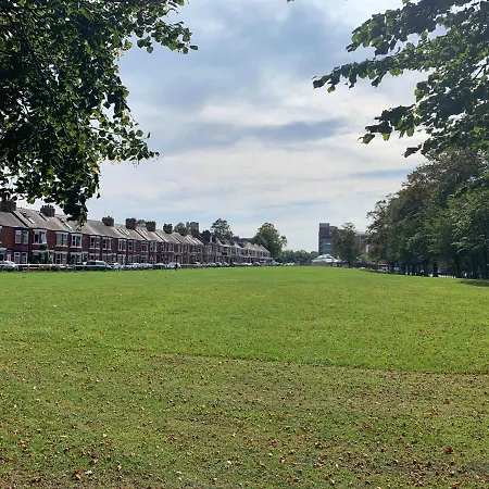 The Victoria - Quaint Victorian With Free Parking *