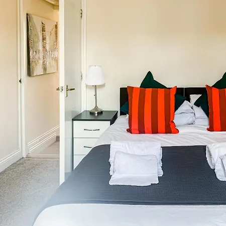 The Victoria - Quaint Victorian With Free Parking York