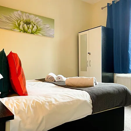 The Victoria - Quaint Victorian With Free Parking