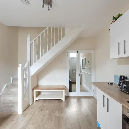 The Nook - Quaint Victorian With Free Parking شقة