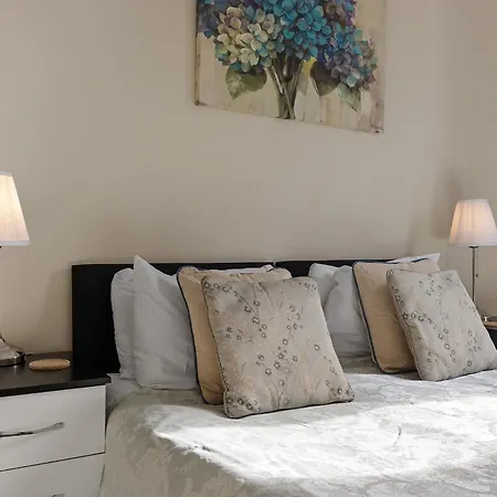 The Nook - Quaint Victorian With Free Parking *