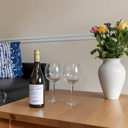 The Nook - Quaint Victorian With Free Parking